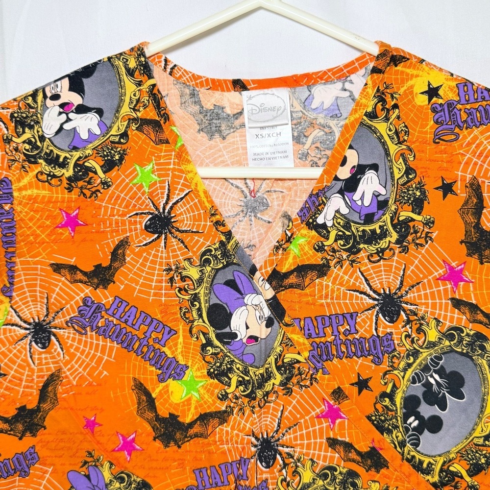 Disney Halloween Mickey Minnie Mouse Scrub Top Size XS V-Neck‎ Pockets - Picture 2 of 6
